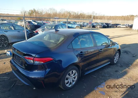 2021 Toyota Corolla Le z USA, uszkodzony, nr VIN 5YFEPMAE5MP183801